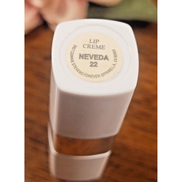 SWEATING Connie Stevens NEVADA 22 Forever Spring Lip Creme Lipstick NOS NWOB - Picture 2 of 7
